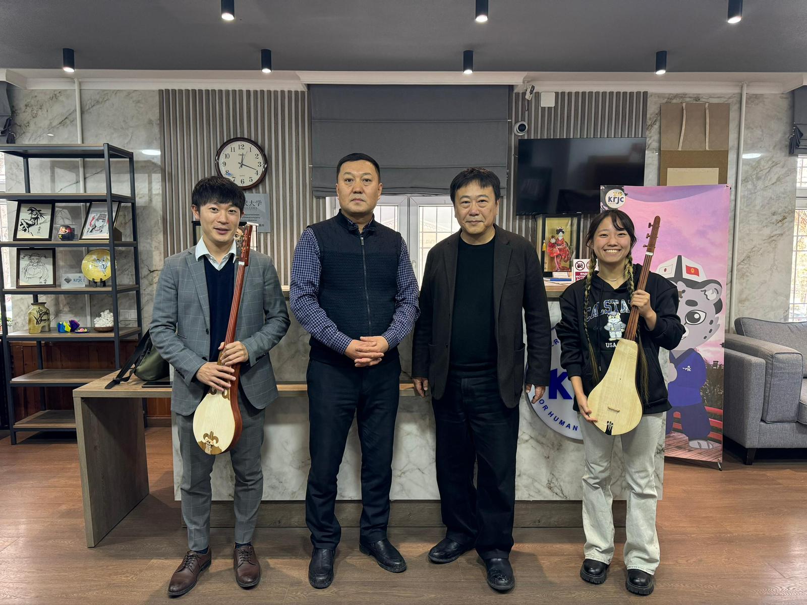 KRJCとUstatshakirtが「キルギス伝統音楽を通じた交流に関する協力覚書」を締結